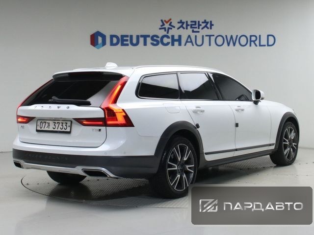 Volvo V90 Cross Country