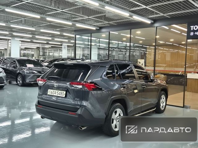 Toyota RAV4 (XA50)