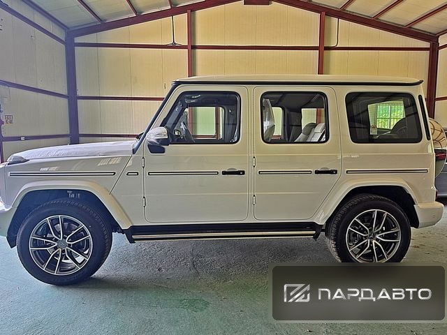 Mercedes-Benz G-Class (W465)
