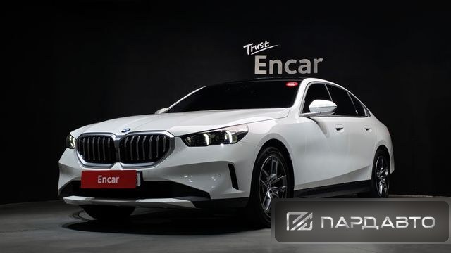 BMW 5 Series (G60)