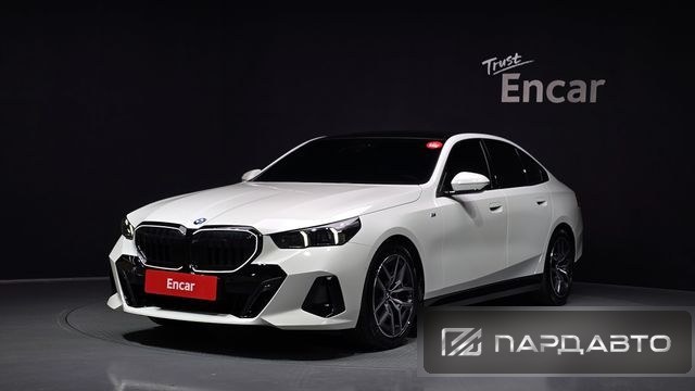 BMW 5 Series (G60)
