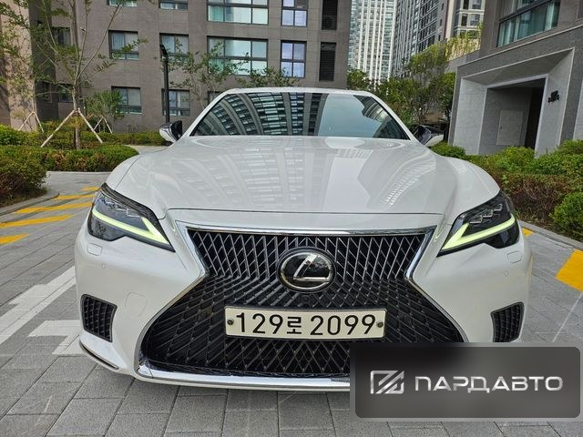 Lexus LS500h