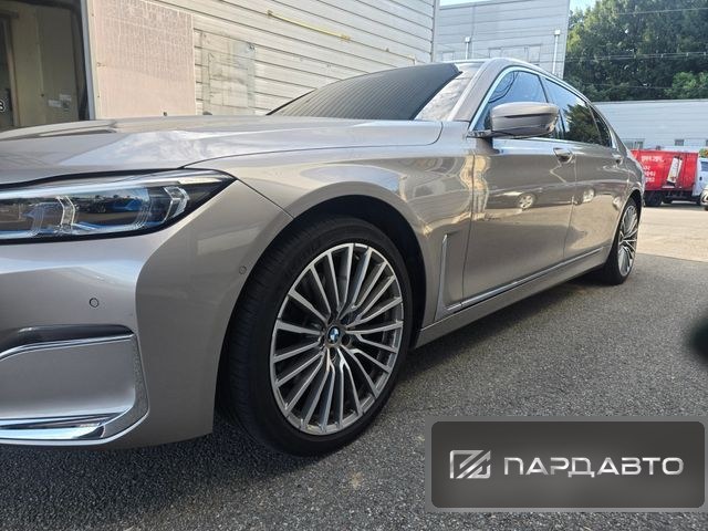 BMW 7 Series (G11)