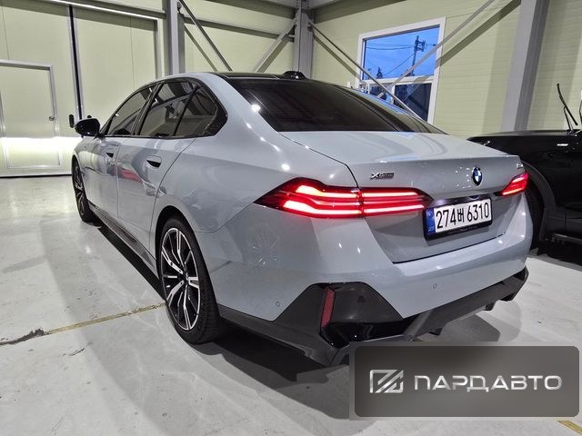 BMW 5 Series (G60)