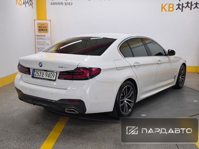 BMW 5 Series (G30)