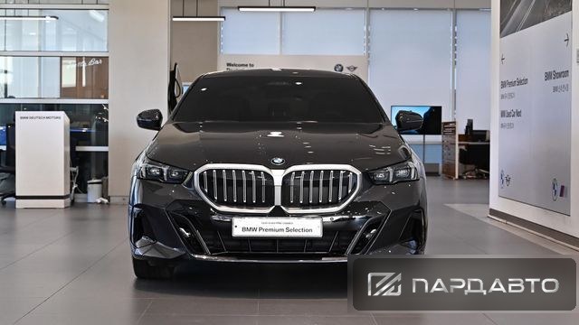 BMW 5 Series (G60)