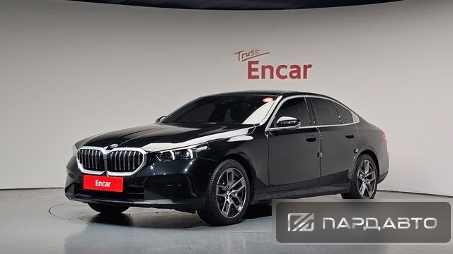 BMW 5 Series (G60)