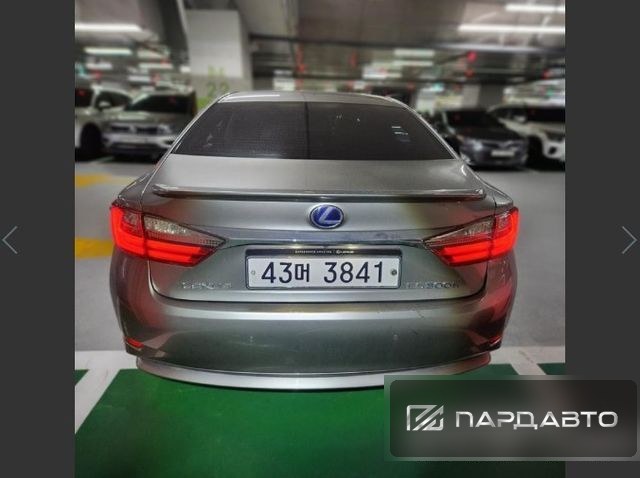Lexus ES300h (XV60)