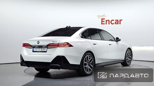 BMW 5 Series (G60)