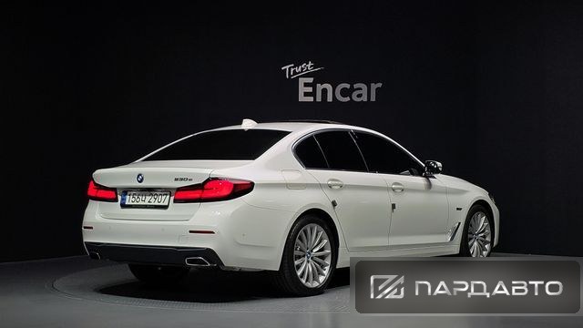 BMW 5 Series (G30)