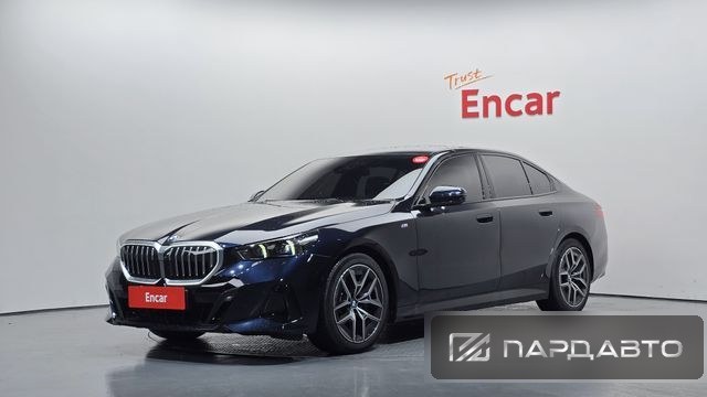 BMW 5 Series (G60)