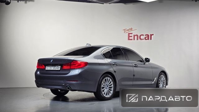 BMW 5 Series (G30)