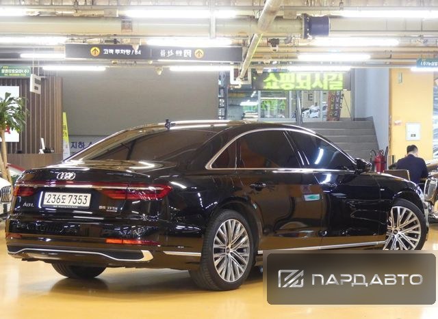 Audi A8 (D5)