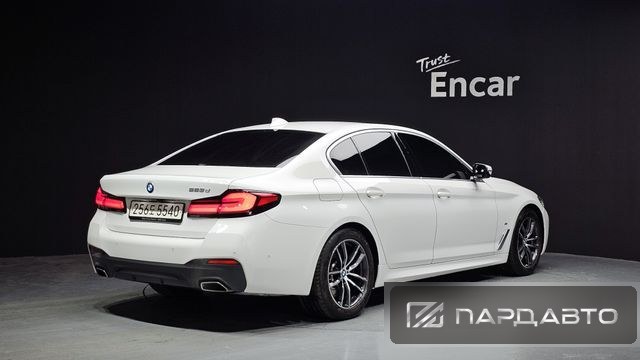 BMW 5 Series (G30)