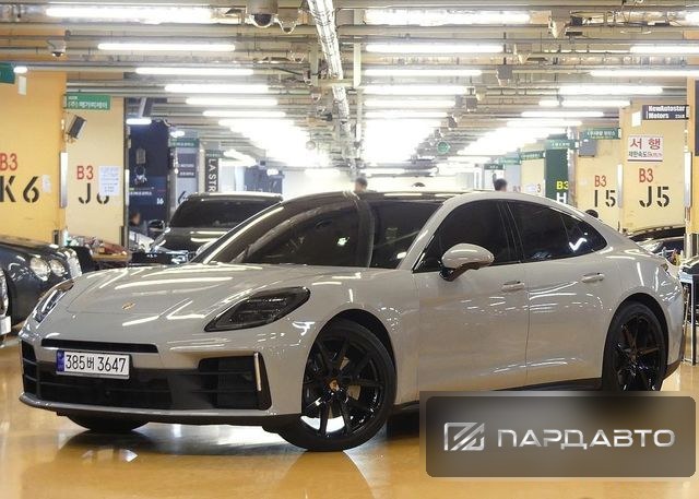 Porsche Panamera (976)