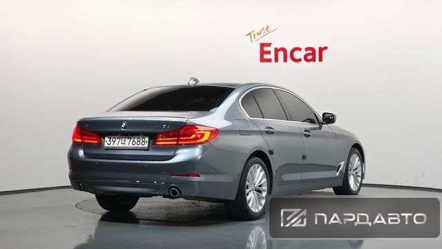 BMW 5 Series (G30)