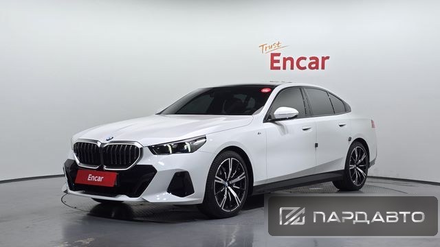 BMW 5 Series (G60)