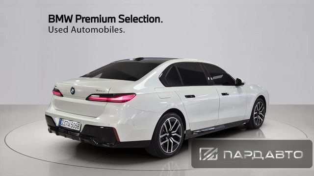 BMW 7 Series (G70)