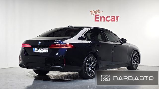 BMW 5 Series (G60)