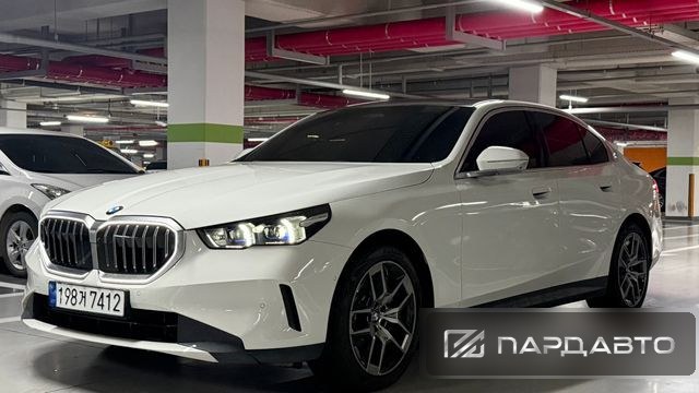 BMW 5 Series (G60)