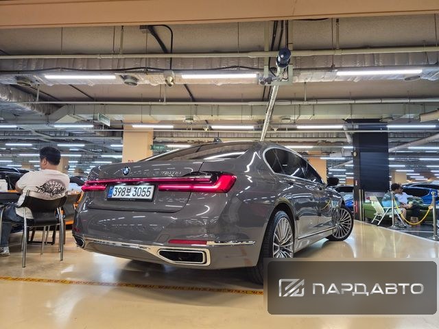 BMW 7 Series (G11)