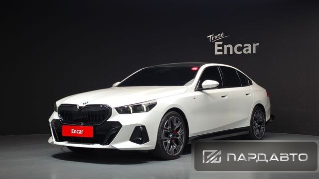 BMW 5 Series (G60)