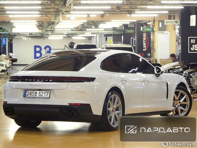 Porsche Panamera (976)