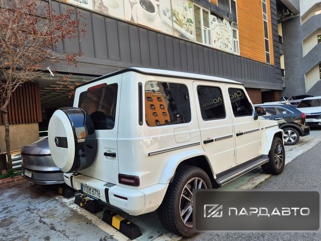Mercedes-Benz G-Class (W465)