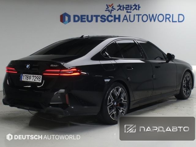 BMW 5 Series (G60)