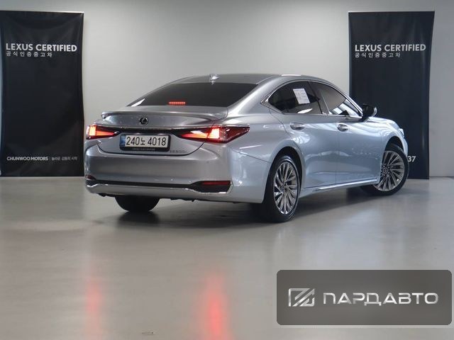 Lexus ES300h