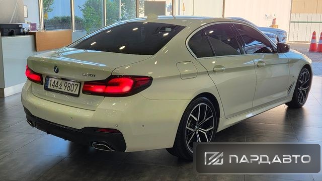 BMW 5 Series (G30)