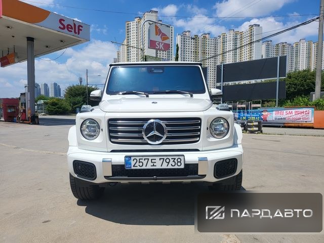 Mercedes-Benz G-Class (W465)