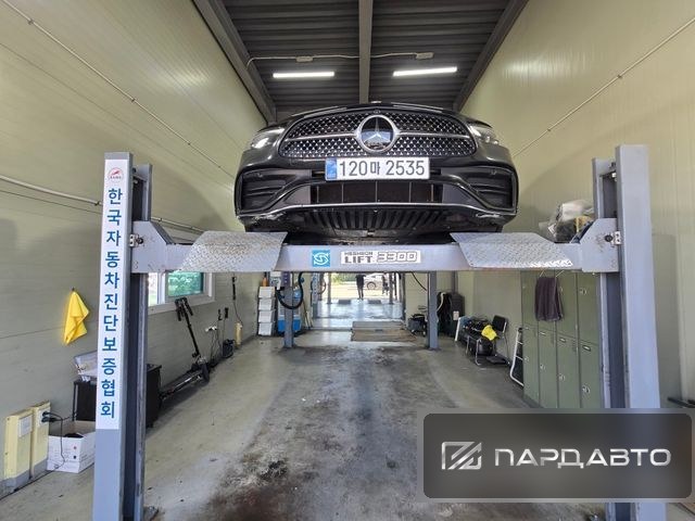 Mercedes-Benz C-Class (W206)