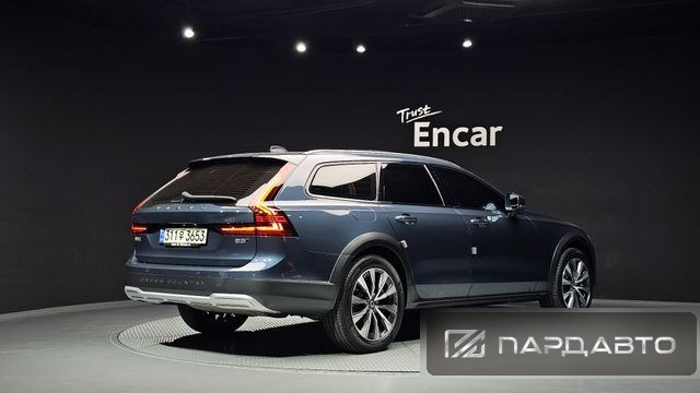 Volvo V90 Cross Country