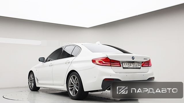 BMW 5 Series (G30)