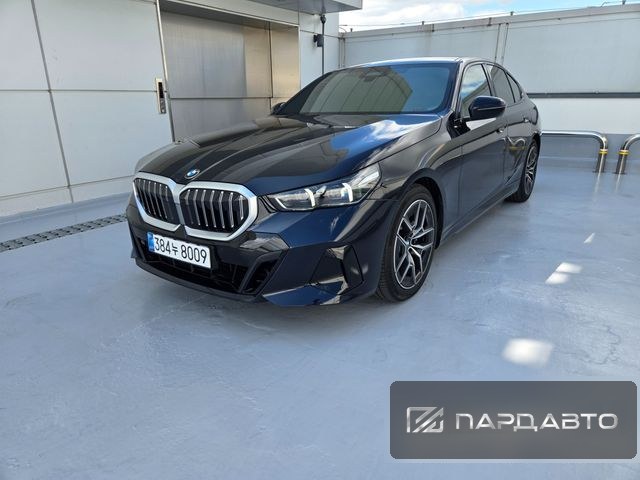 BMW 5 Series (G60)