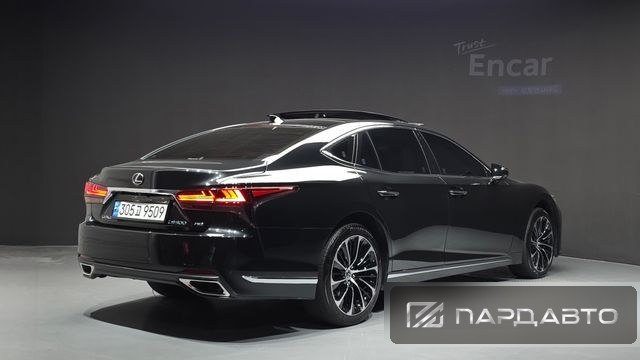 Lexus LS500