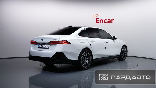 BMW 5 Series (G60)