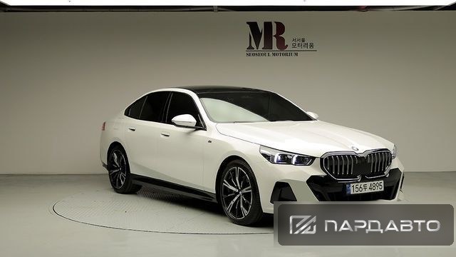 BMW 5 Series (G60)