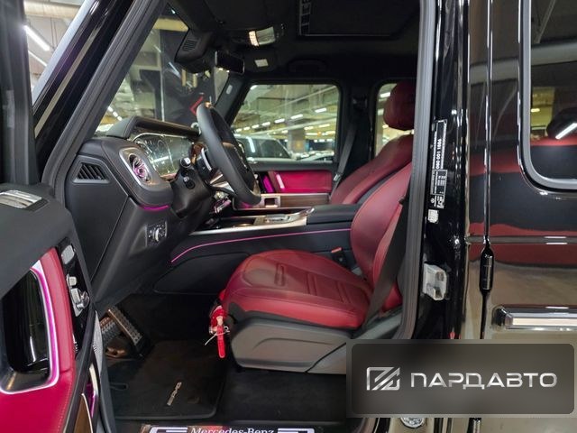 Mercedes-Benz G-Class (W465)