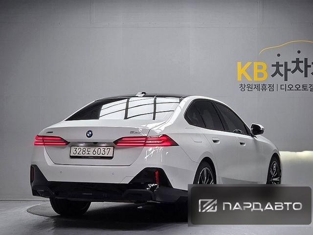 BMW 5 Series (G60)