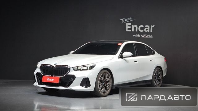 BMW 5 Series (G60)