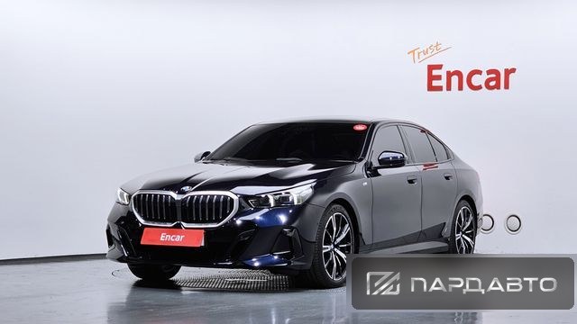 BMW 5 Series (G60)