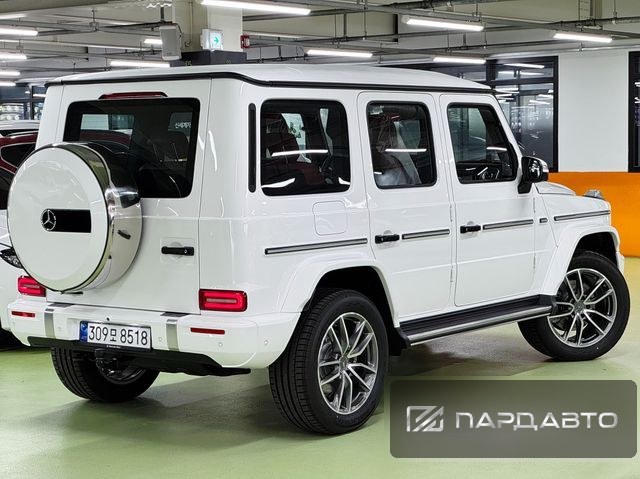 Mercedes-Benz G-Class (W465)