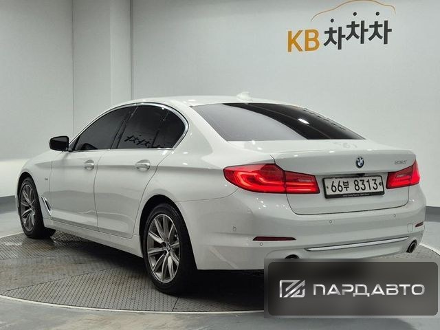 BMW 5 Series (G30)