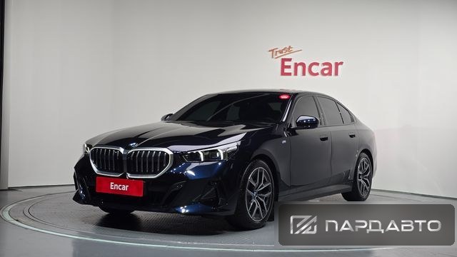 BMW 5 Series (G60)