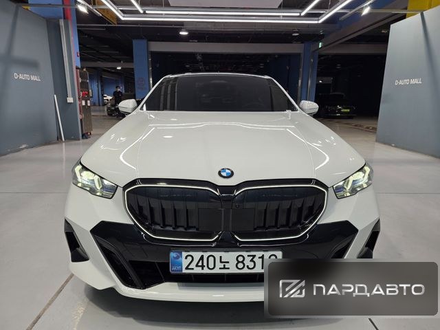 BMW 5 Series (G60)