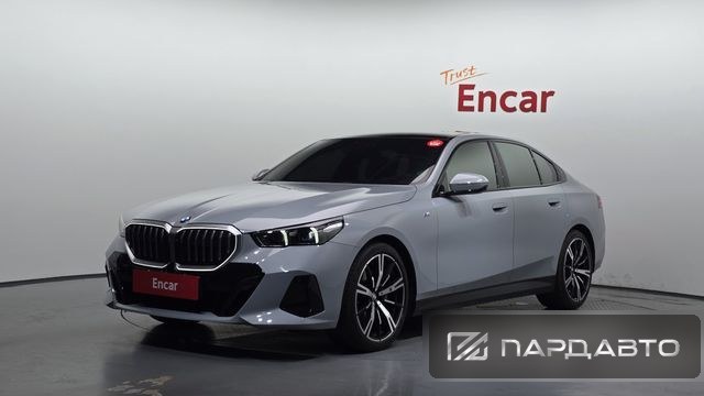 BMW 5 Series (G60)