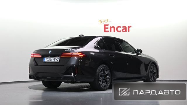 BMW 5 Series (G60)