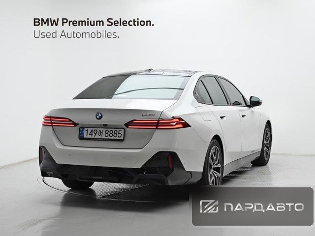 BMW 5 Series (G60)